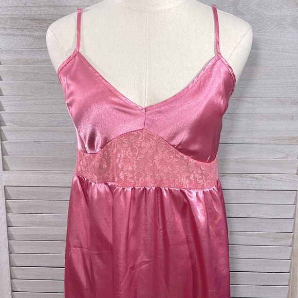 SAMANTHA'S STYLE SHOPPE Slip Barbie Pink-Small - Picture 2 of 5